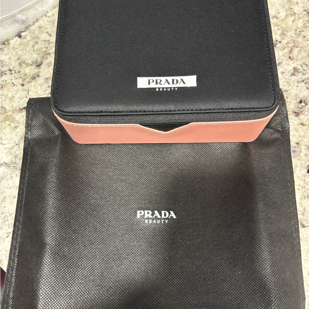 Prada Beauty Black and Pink Pouch.(NEW) NO RETURN!!